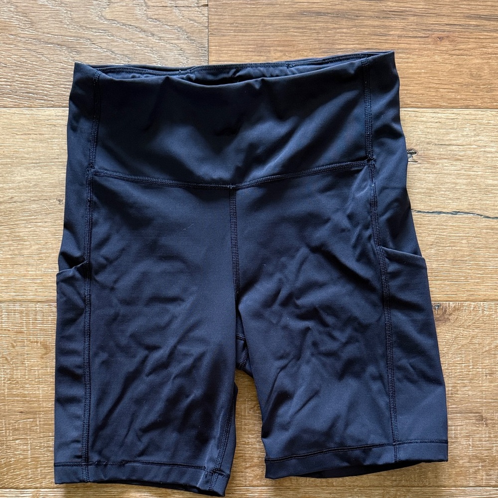 athleta stash pocket short